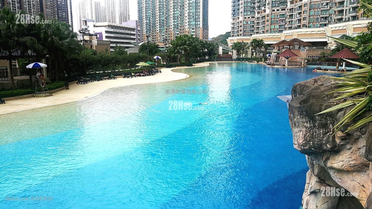 Lamer Sell 4 Bedrooms , 5+ Bathrooms 2,355 ft²