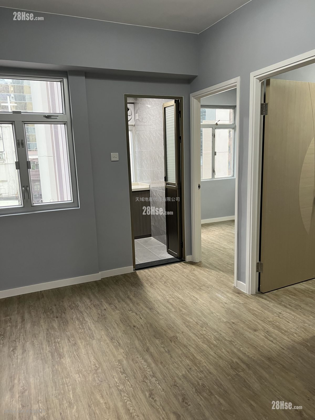 Apartment Sell 2 Bedrooms , 1 Bathroom 308 ft²