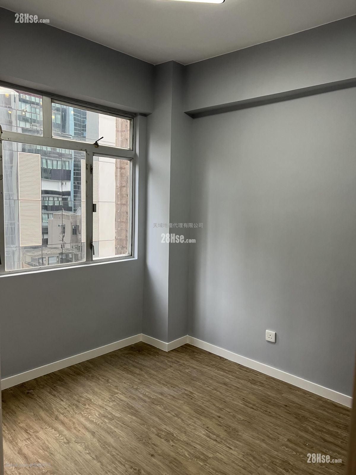 Apartment Sell 2 Bedrooms , 1 Bathroom 308 ft²