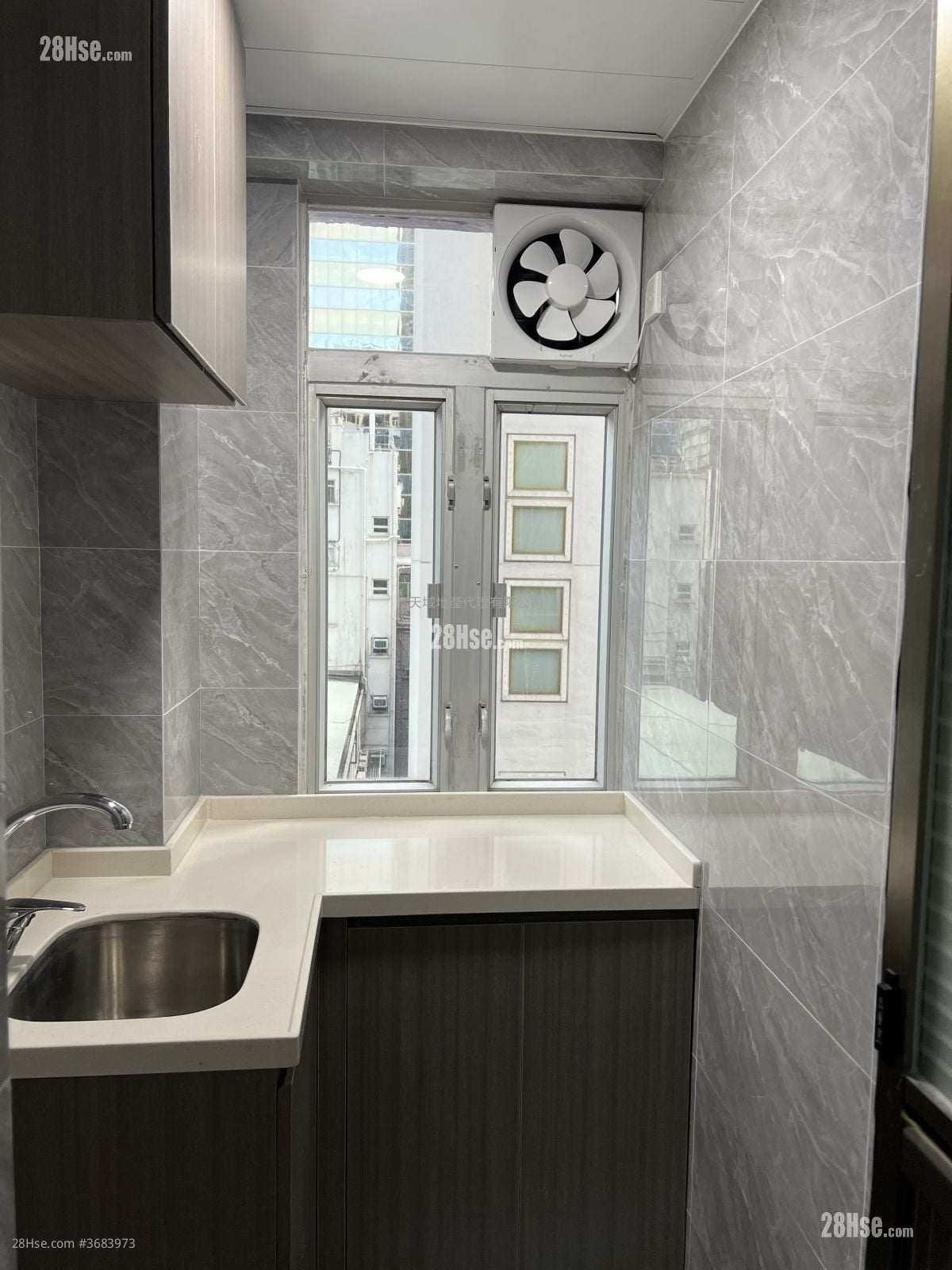 Apartment Sell 2 Bedrooms , 1 Bathroom 308 ft²