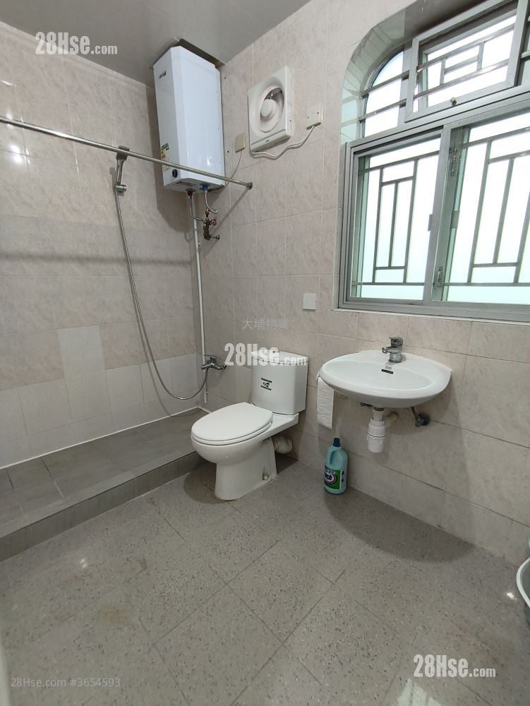 村屋 租盘 2 房 , 1 浴室 700 平方尺