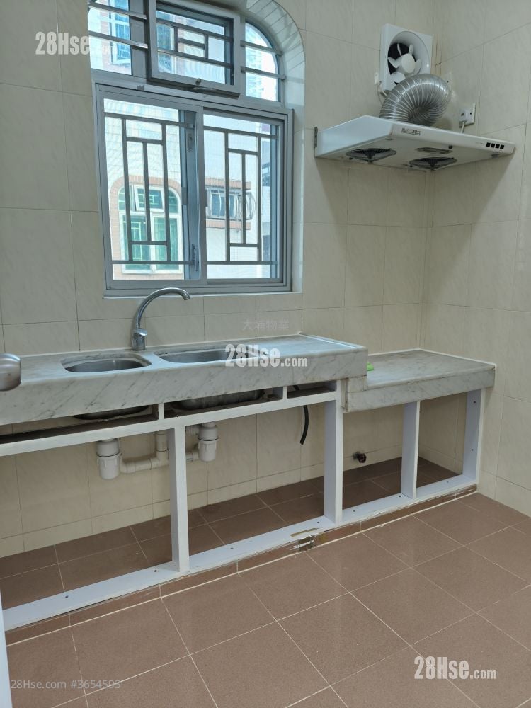 村屋 租盘 2 房 , 1 浴室 700 平方尺