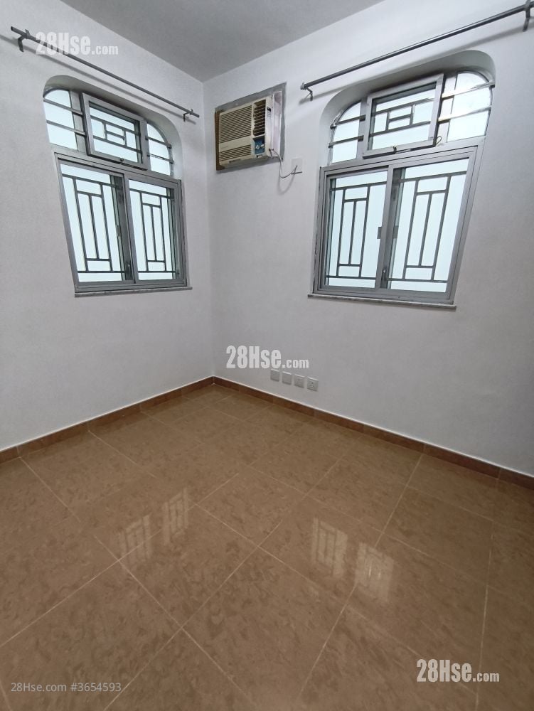 村屋 租盘 2 房 , 1 浴室 700 平方尺