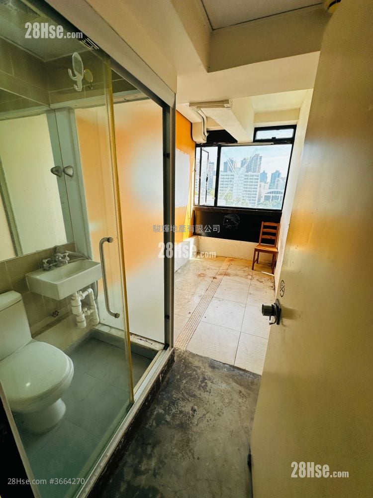 Alhambra Building Sell 5+ Bedrooms , 5+ Bathrooms 734 ft²