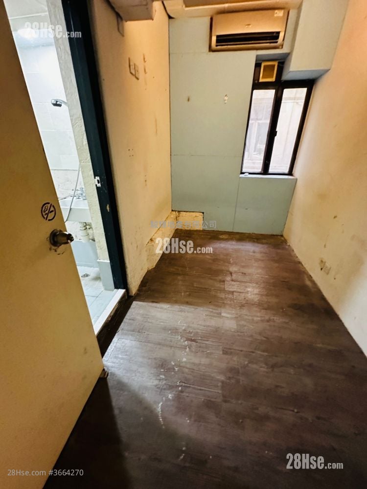 Alhambra Building Sell 5+ Bedrooms , 5+ Bathrooms 734 ft²