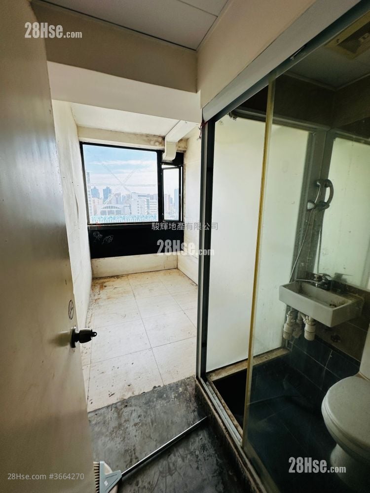 Alhambra Building Sell 5+ Bedrooms , 5+ Bathrooms 734 ft²