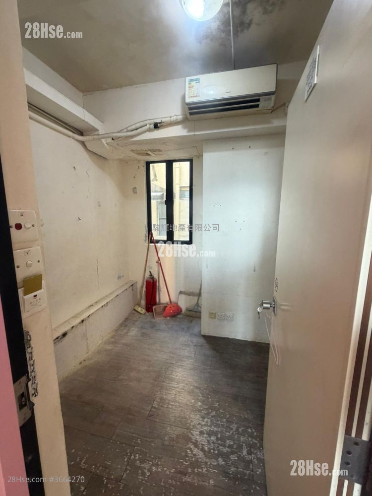 Alhambra Building Sell 5+ Bedrooms , 5+ Bathrooms 734 ft²