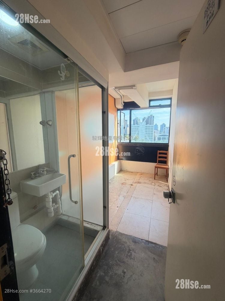 Alhambra Building Sell 5+ Bedrooms , 5+ Bathrooms 734 ft²