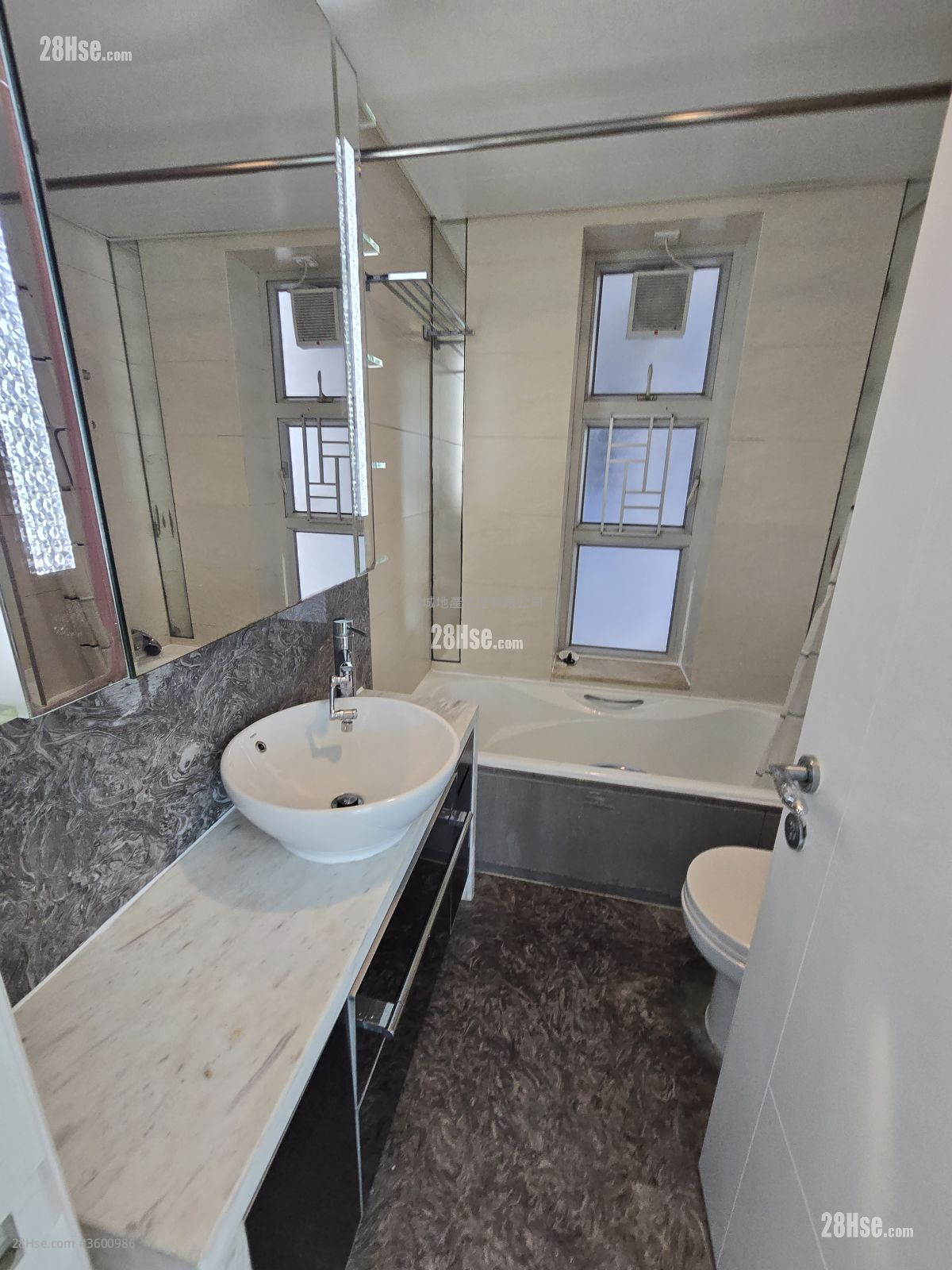 名城 租盘 3 房 , 2 浴室 740 平方尺