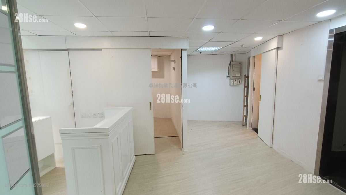 Kam Lung Commercial Centre Rental 4 Bedrooms , 1 Toilet