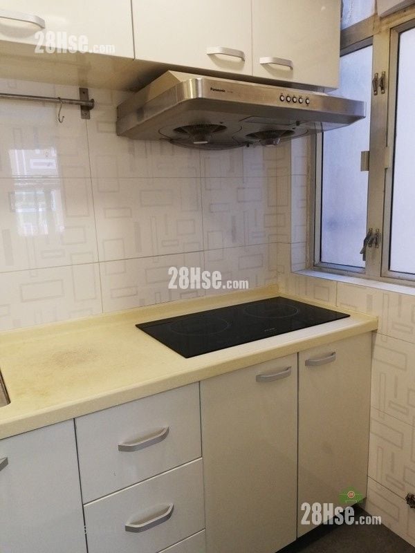 Tsuen Wan Centre Rental 2 Bedrooms 380 ft²