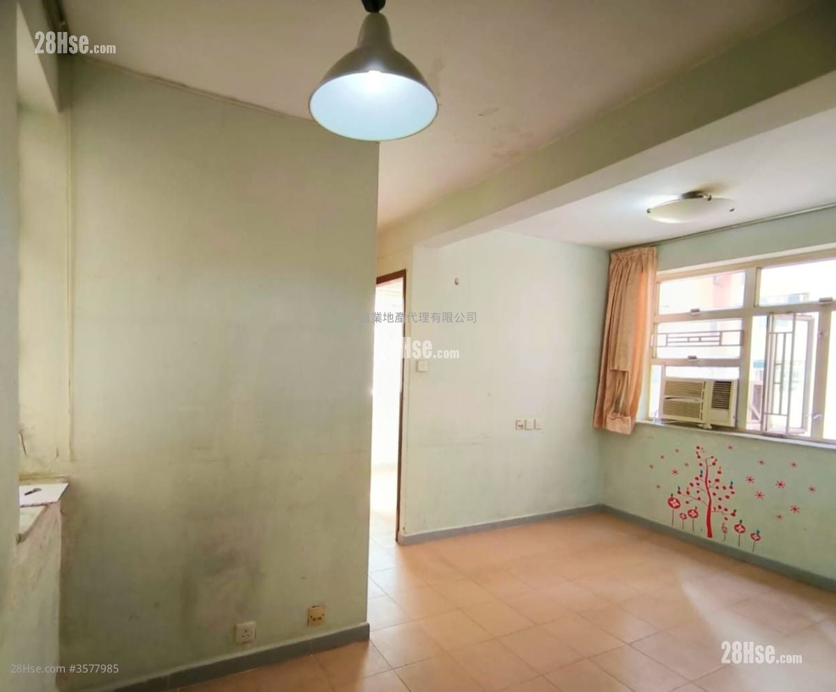 Tsuen Wan Centre Sell 2 Bedrooms , 1 Bathroom 354 ft²