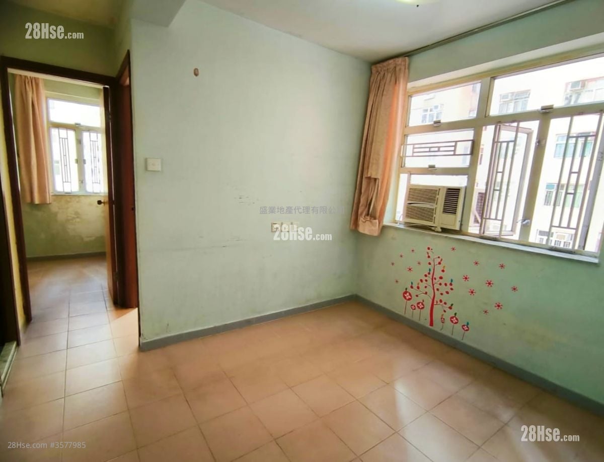 Tsuen Wan Centre Sell 2 Bedrooms , 1 Bathroom 354 ft²