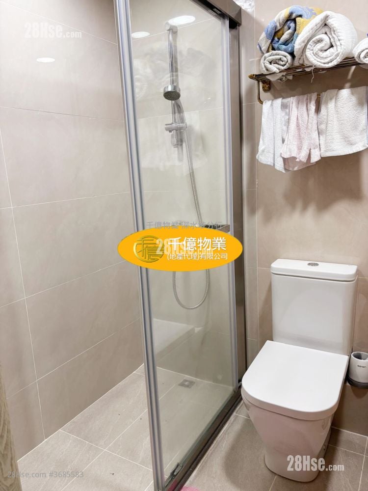 Lai Tsui Court Sell 3 Bedrooms , 1 Bathroom 452 ft²