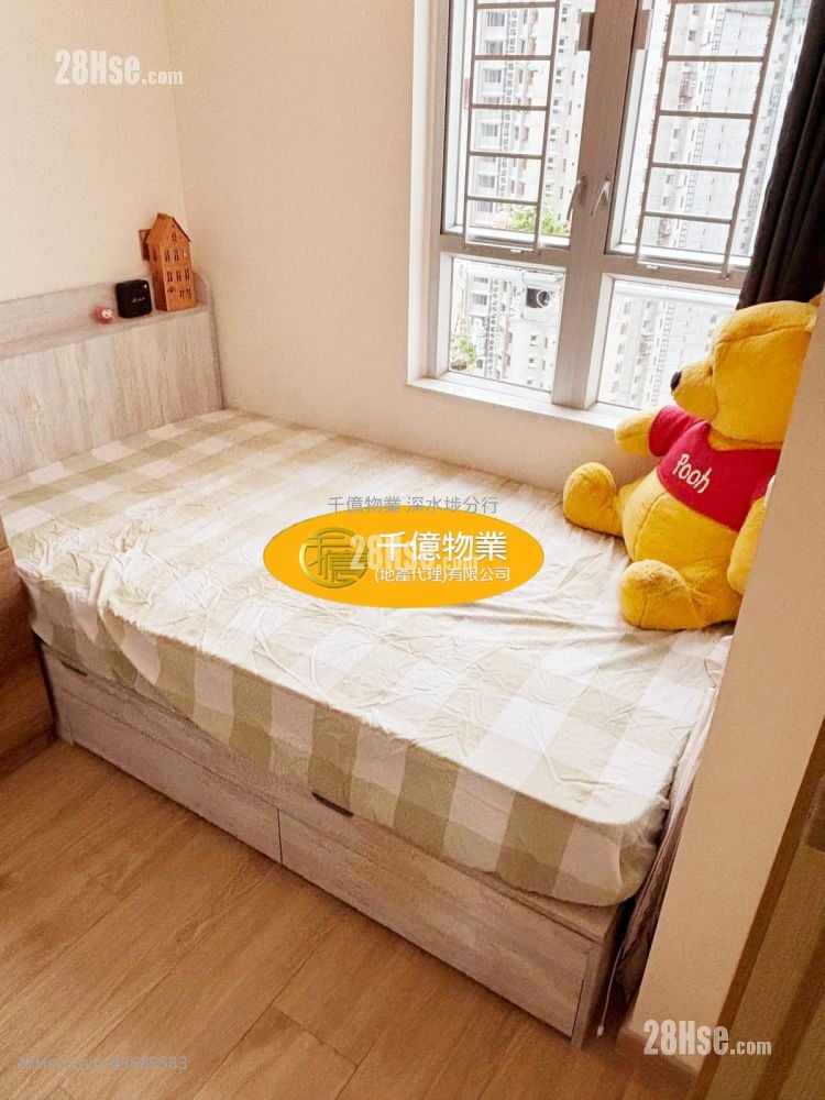 Lai Tsui Court Sell 3 Bedrooms , 1 Bathroom 452 ft²