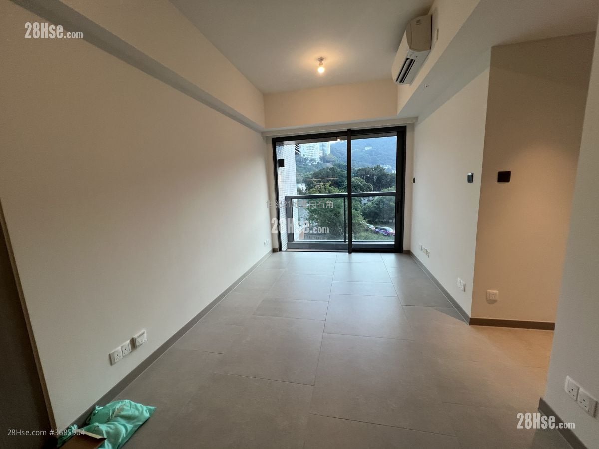 Silicon Hill Rental 634 ft²