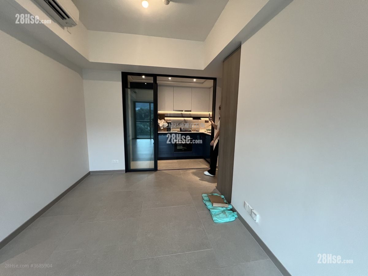 Silicon Hill Rental 634 ft²