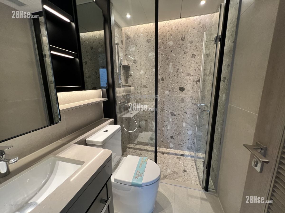 Silicon Hill Rental 634 ft²