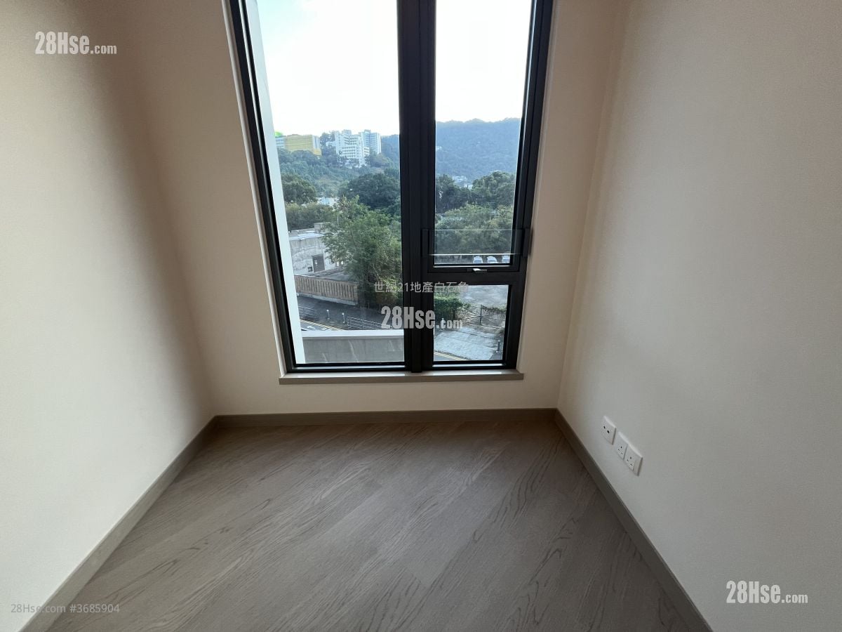 Silicon Hill Rental 634 ft²