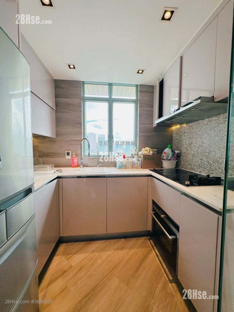 港景峰 售盘 2 房 , 2 浴室 802 平方尺