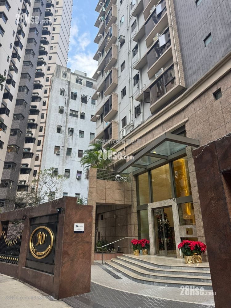 Flourish Court Sell 4 Bedrooms , 3 Bathrooms 960 ft²