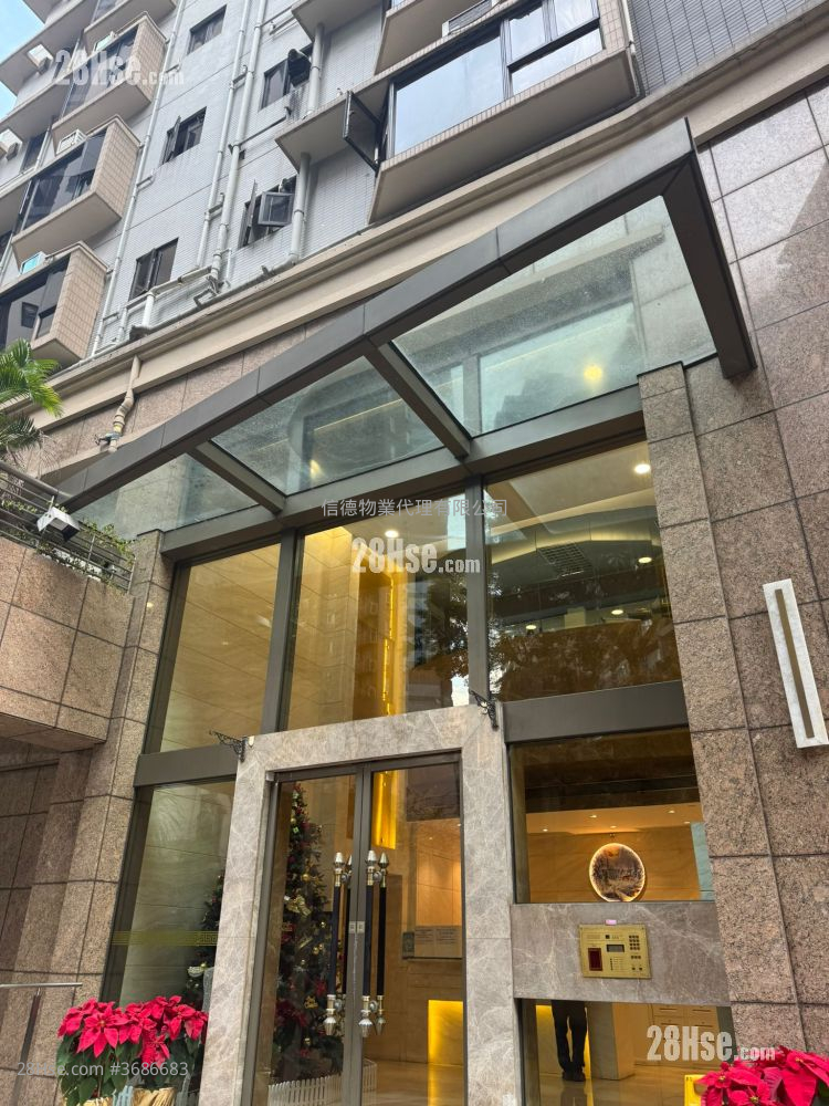 Flourish Court Sell 4 Bedrooms , 3 Bathrooms 960 ft²