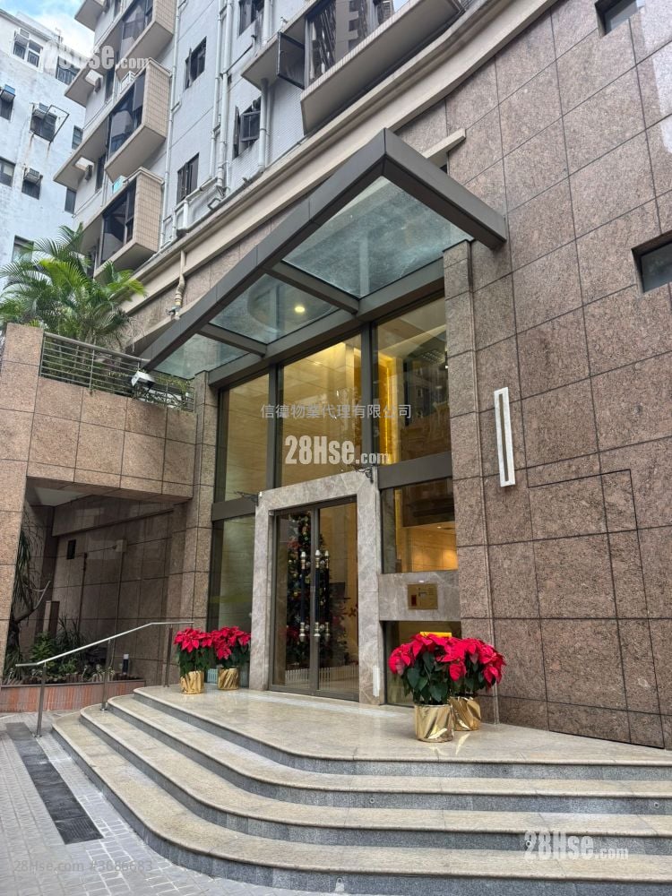 Flourish Court Sell 4 Bedrooms , 3 Bathrooms 960 ft²