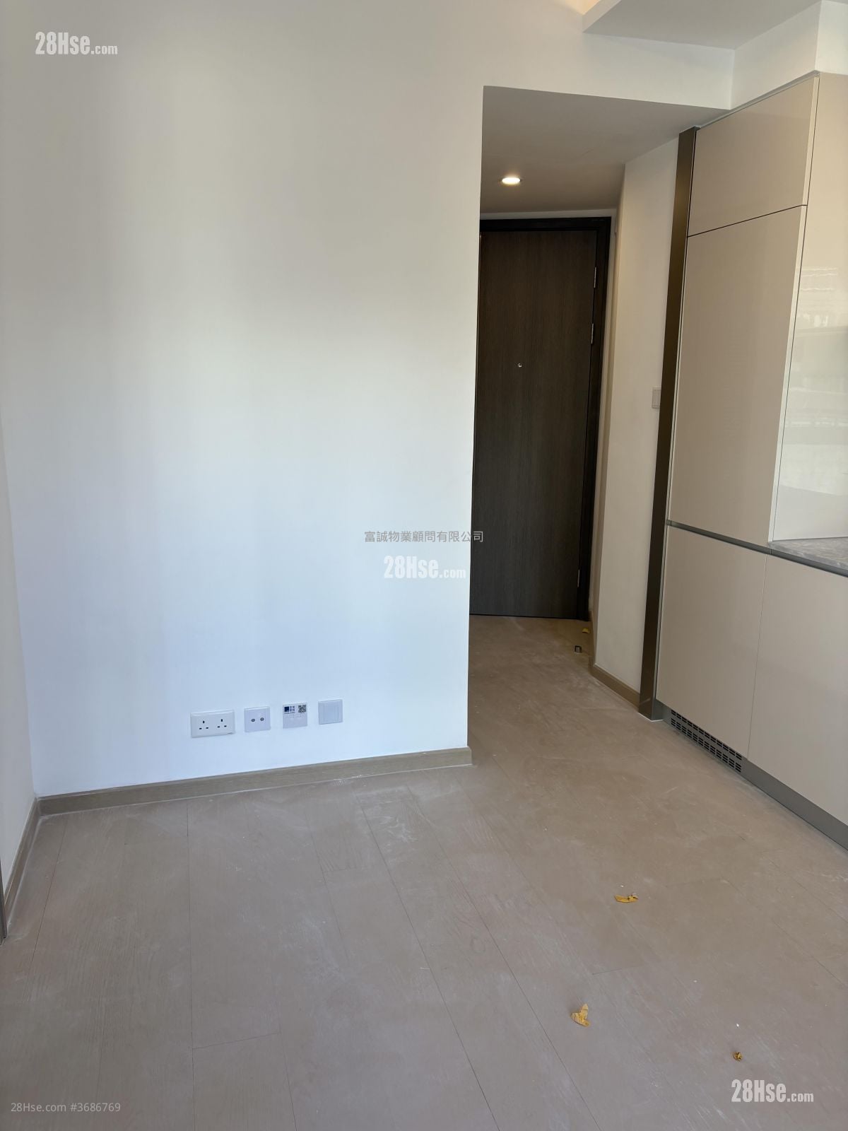 亲海駅 租盘 1 房 , 1 浴室 272 平方尺