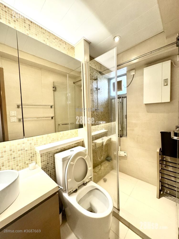 Hoi Sun Building Sell 2 Bedrooms , 1 Bathroom 308 ft²