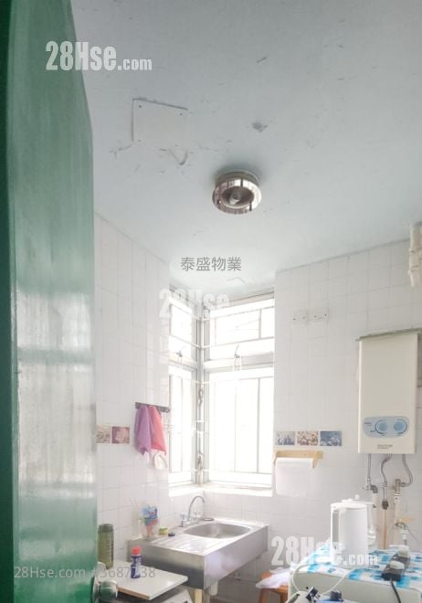 Tung Lam Court Sell Studio , 1 Bathroom 215 ft²