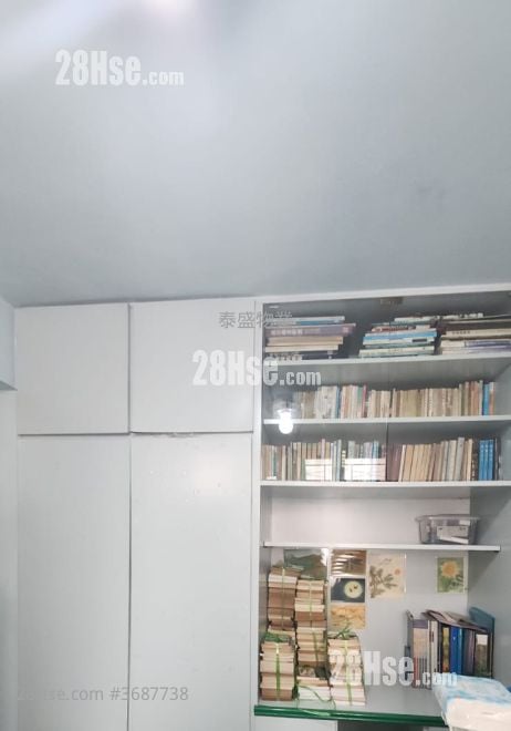 Tung Lam Court Sell Studio , 1 Bathroom 215 ft²