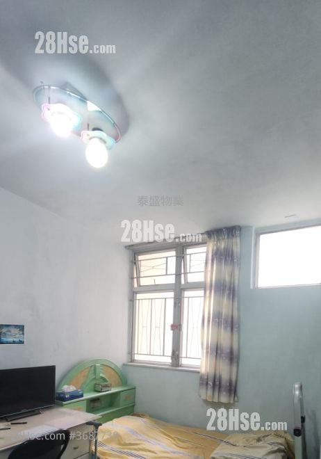 Tung Lam Court Sell Studio , 1 Bathroom 215 ft²