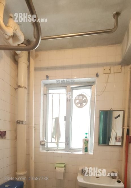 Tung Lam Court Sell Studio , 1 Bathroom 215 ft²