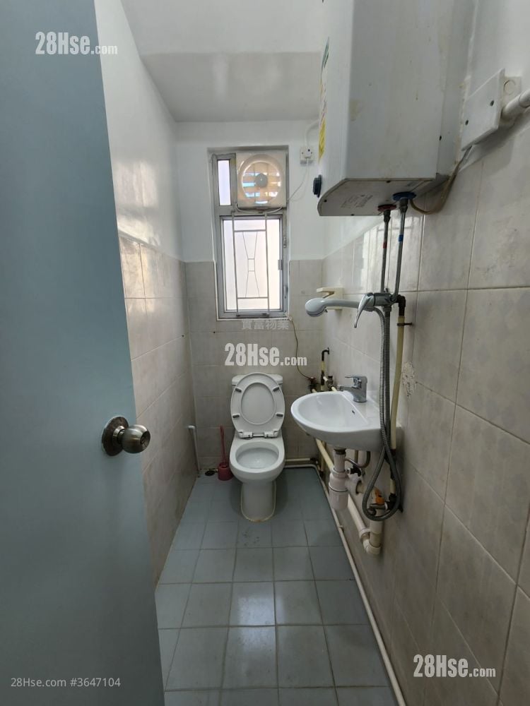 Old Mansion Sell 4 Bedrooms , 1 Bathroom 647 ft²