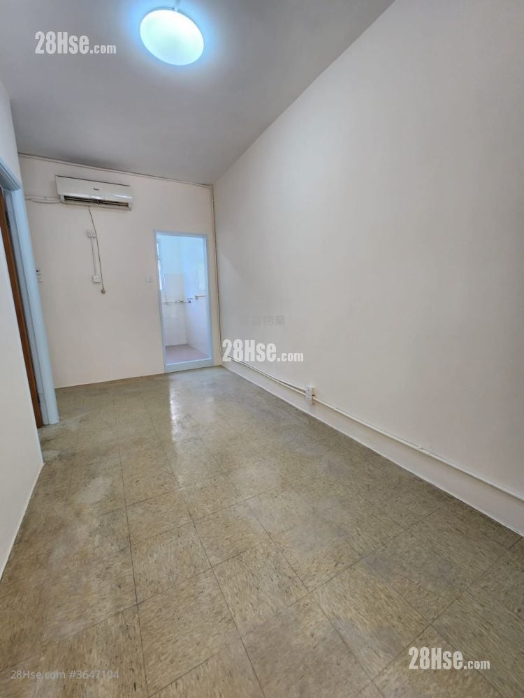 Old Mansion Sell 4 Bedrooms , 1 Bathroom 647 ft²