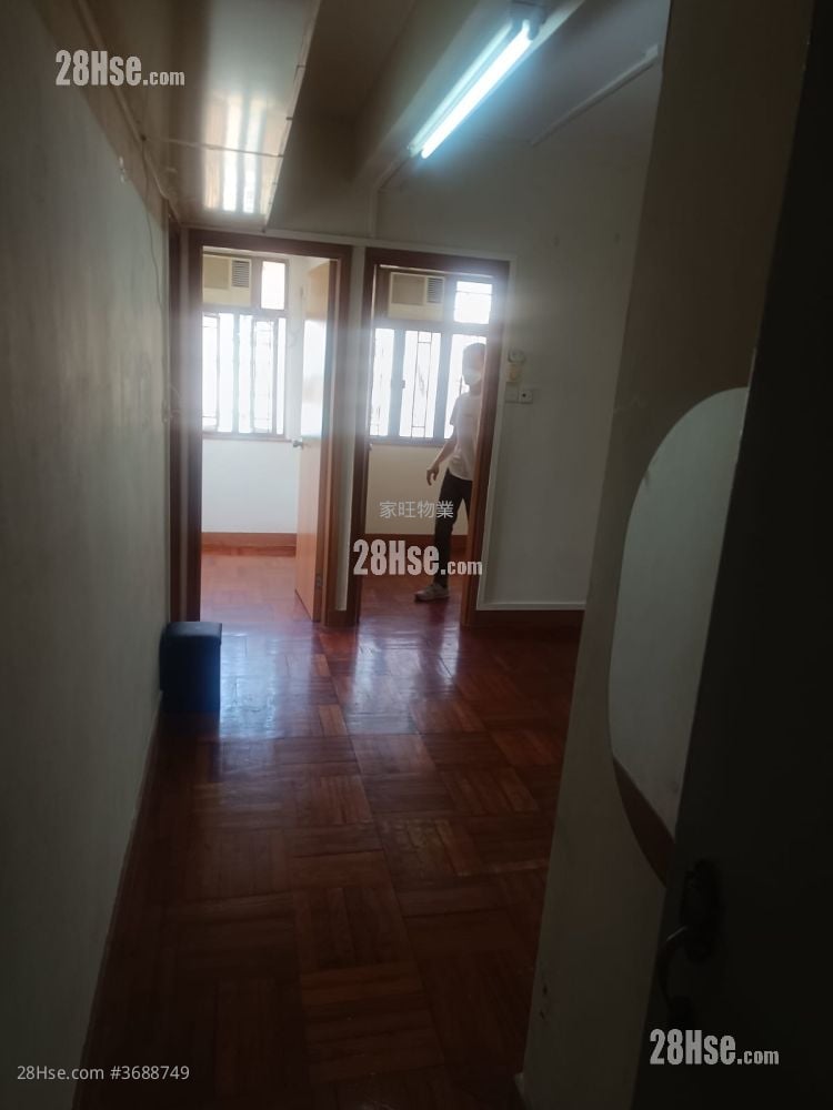 Tung Shing Court Rental 2 Bedrooms , 1 Bathroom 300 ft²