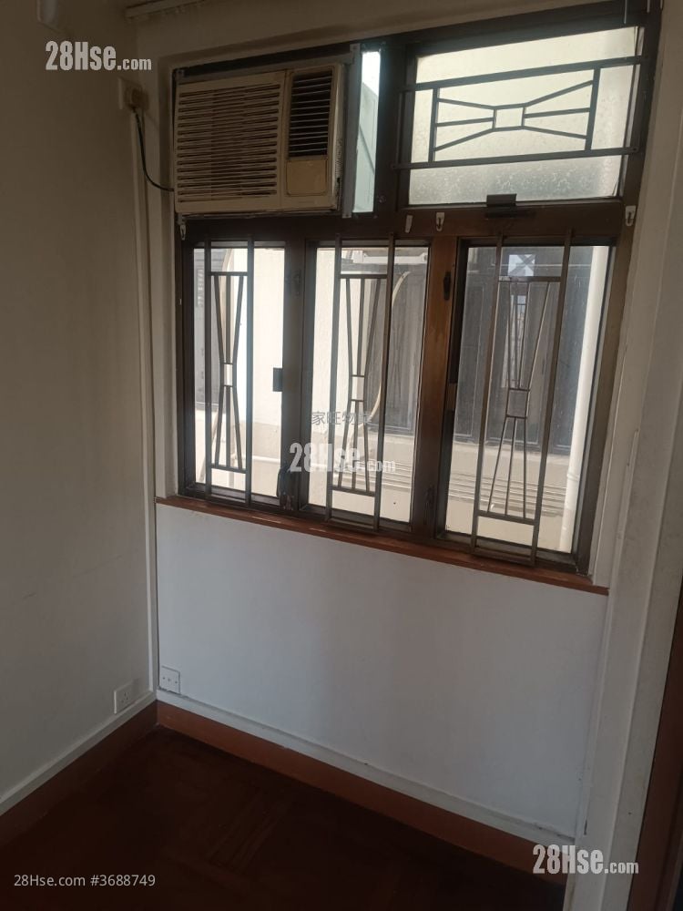 Tung Shing Court Rental 2 Bedrooms , 1 Bathroom 300 ft²