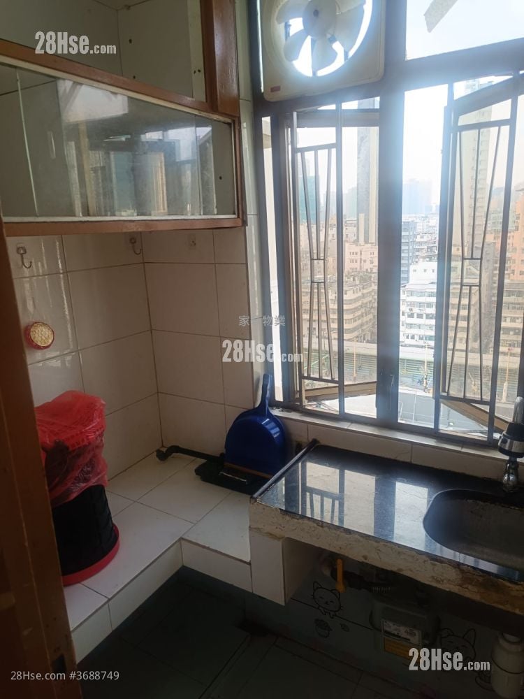Tung Shing Court Rental 2 Bedrooms , 1 Bathroom 300 ft²