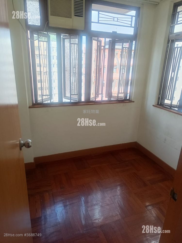 Tung Shing Court Rental 2 Bedrooms , 1 Bathroom 300 ft²
