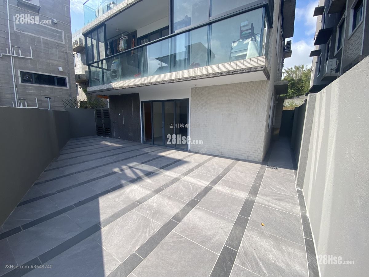 Village Sell 3 Bedrooms , 2 Bathrooms 670 ft²