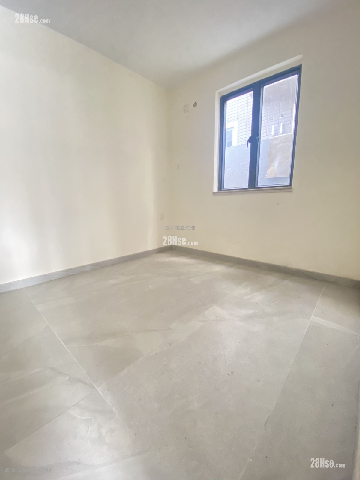 Village Sell 3 Bedrooms , 2 Bathrooms 670 ft²