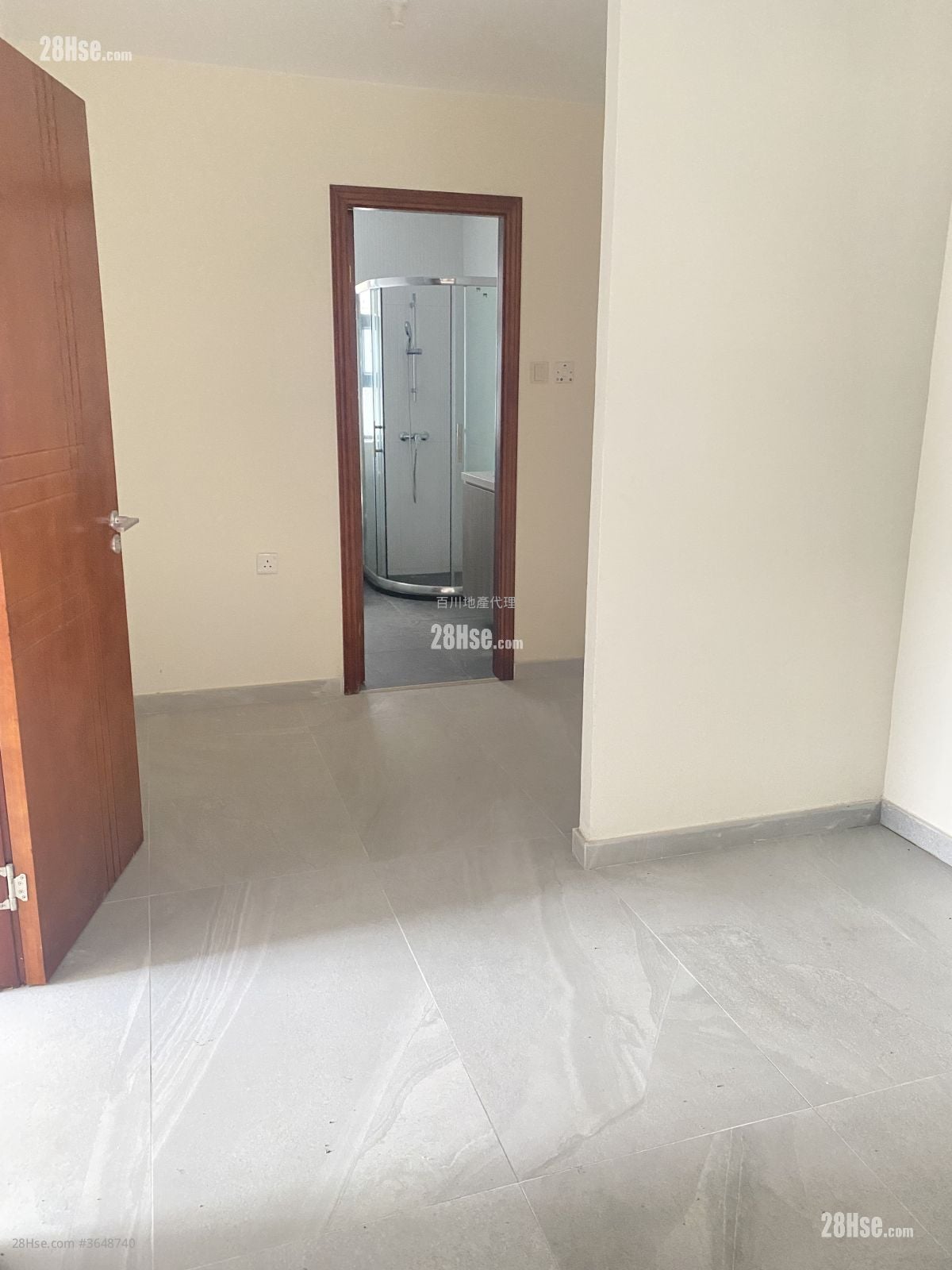 Village Sell 3 Bedrooms , 2 Bathrooms 670 ft²