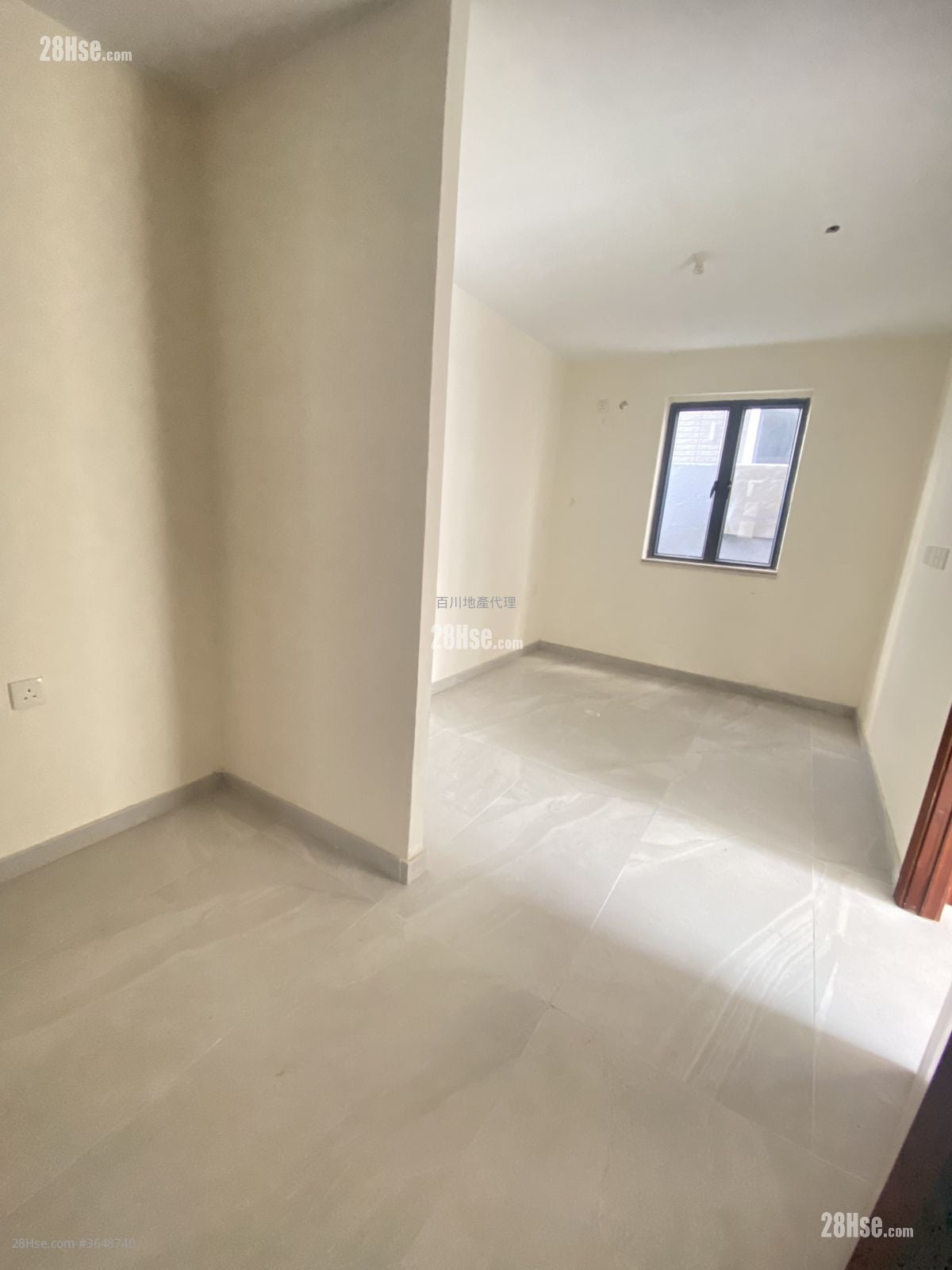 Village Sell 3 Bedrooms , 2 Bathrooms 670 ft²