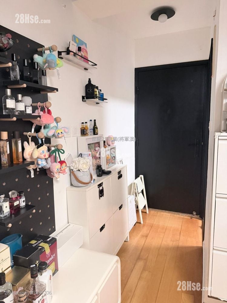 Choi Ming Court Sell 3 Bedrooms , 2 Bathrooms 650 ft²