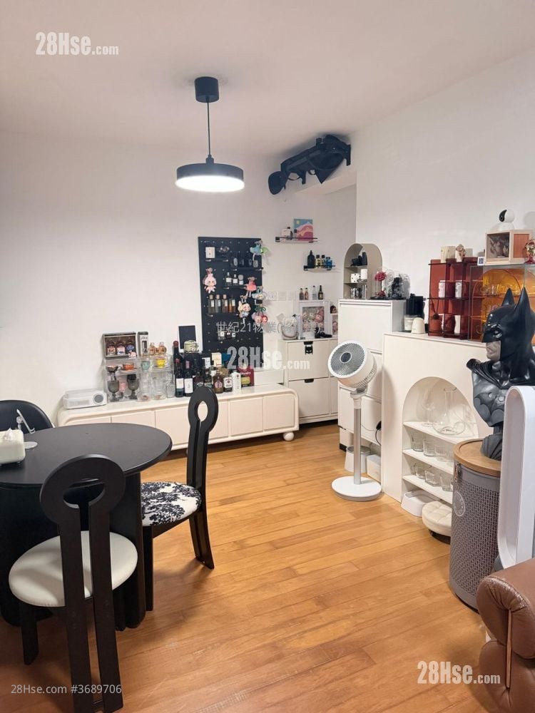 Choi Ming Court Sell 3 Bedrooms , 2 Bathrooms 650 ft²