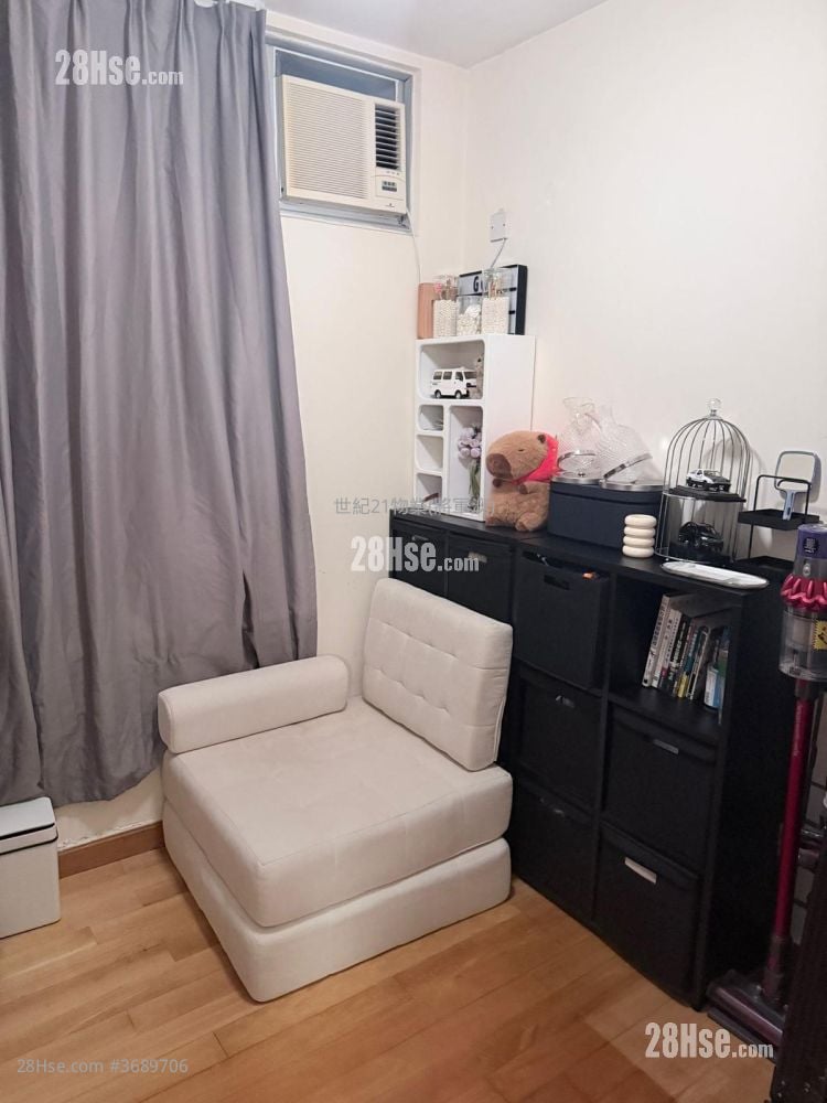 Choi Ming Court Sell 3 Bedrooms , 2 Bathrooms 650 ft²