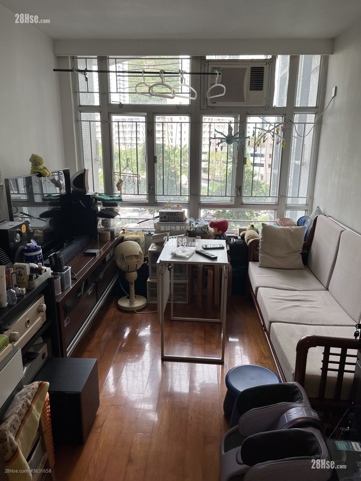 Tsz On Court Sell 2 Bedrooms , 1 Bathroom 546 ft²