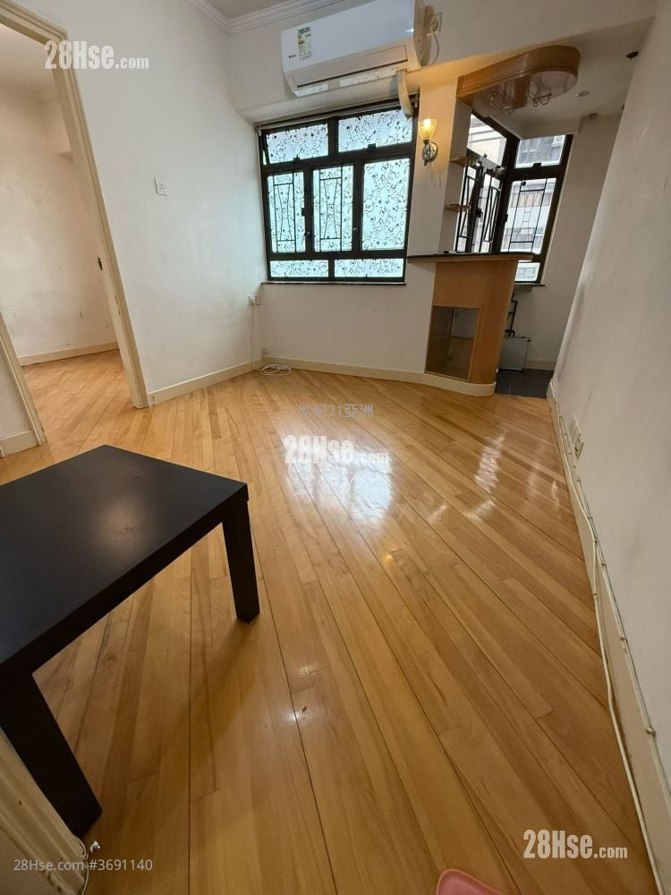 Kam Lok Mansion Sell 2 Bedrooms , 1 Bathroom 360 ft²