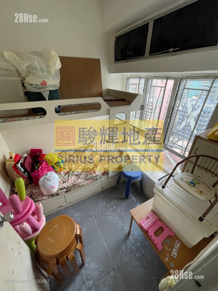 Wing Tai Building Sell 2 Bedrooms , 1 Bathroom 367 ft²