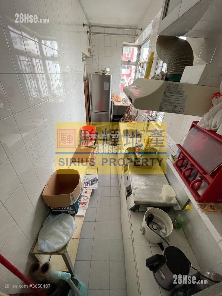 Wing Tai Building Sell 2 Bedrooms , 1 Bathroom 367 ft²